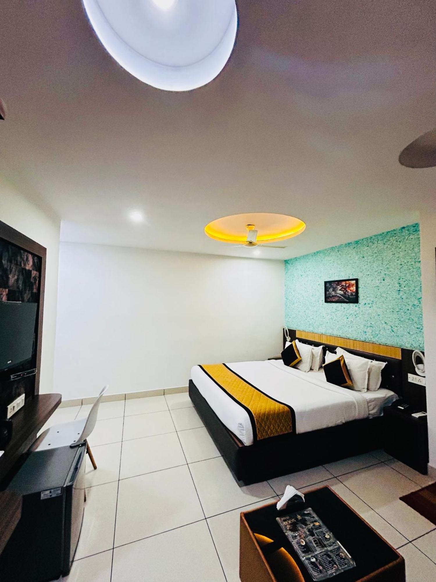 The Porch Inn Hotel/Service Apartments Bangalore Dış mekan fotoğraf